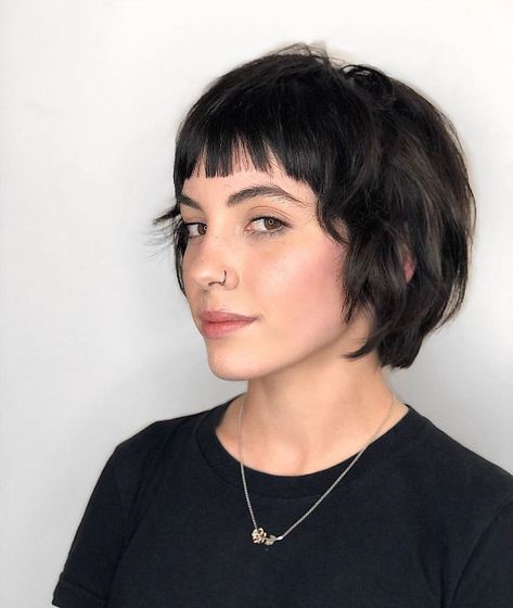 Choppy Bob Hairstyles With Bangs Fringes, Shag Bob Thick Hair, Layered Pixie Haircuts With Bangs, Short Shullet, Italian Bob Haircut With Bangs, Short Hair With Short Bangs, Baby Bangs Short Hair, Short Shaggy Bob With Bangs, Shag Short Hair