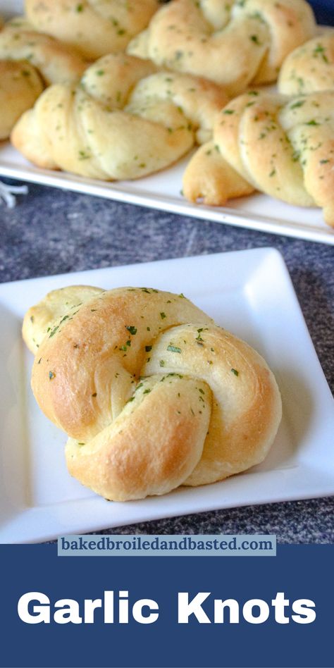 Garlic Pizza Dough Recipe Bread Machine, Bread Machine Garlic Knots, Garlic Pizza Dough Recipe, Easy Bread Machine Recipes, Bread Twists, Best Bread Machine, Garlic Knots Recipe, Chewy Bread, Bread Maker Recipes