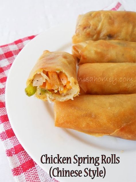 Chinese Spring Rolls With Chicken, plus tutorial on how to wrap ready made spring roll wrappers.....from scratch!! Chicken Spring Roll, Chinese Spring Rolls, Chicken Spring Rolls, Spring Roll Wrappers, Fingerfood Party, Appetizer Dishes, Spring Roll, How To Wrap, Wontons