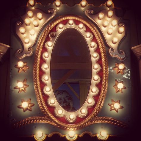 Scary reflection Scary Circus, Circus Lights, Clowncore Aesthetic, Haunted Circus, Creepy Circus, Circus Aesthetic, Creepy Carnival, Book Of Circus, Dark Circus