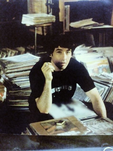 John Cusack in High Fidelity John Cusack High Fidelity, John Cusack, High Fidelity, Vinyl Records, Vinyl