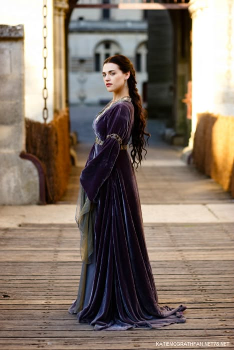 BBC "Merlin" - Katie McGrath as Morgana Purple Medieval Dress, Alys Rivers, Gown Aesthetic, Morgana Le Fay, Dream Costume, Elven Princess, Morgana Pendragon, Medieval Gown, Her King