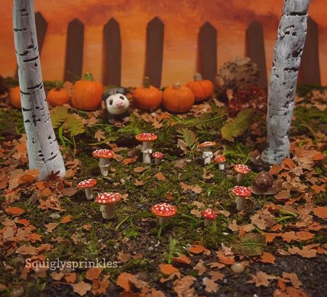 Fall Miniatures, Fall Mushrooms, Autumn Aesthetic Wallpaper, Fly Agaric, Minecraft Inspiration, Cute Autumn, Autumn Scenes, Cute Polymer Clay, Polymer Clay Miniatures