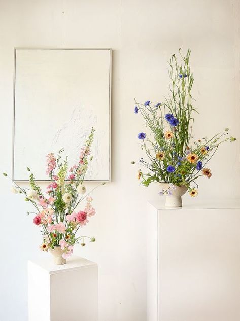 Wildflower Ikebana, Japanese Bouquet, Tall Bouquet, Minimalist Flower Arrangement, Tall Floral Arrangements, Dried Flower Bouquets, Creative Brands, Minimalist Wedding Decor, Modern Wedding Flowers