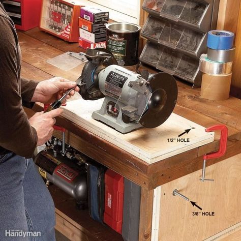 Benchtop space-saver: Removable mounting boards Workbench Ideas, Mounting Boards, Workbench Top, Hanger Bolts, Bench Vise, Bench Grinder, Diy Workbench, Garage Work Bench, Workbench Plans