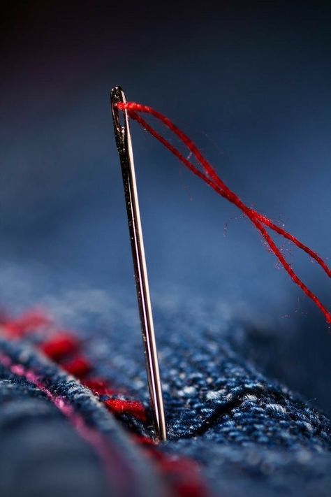 Red Scissors, Thread Photography, Sewing Aesthetic, Sewing Photography, Foto Macro, Object Photography, Photographie Portrait Inspiration, Macro Shots, Red Thread