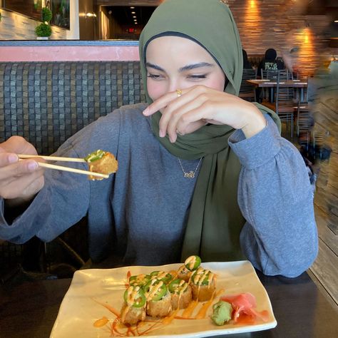 sushi restaurant, sushi aesthetic, candid pictures, sushi date, poses, instagram poses Date Poses, Candid Pics, Sushi Date, Sushi Restaurant, Sushi Restaurants, Photo Ideas, Restaurant, Instagram Photos, Photo And Video