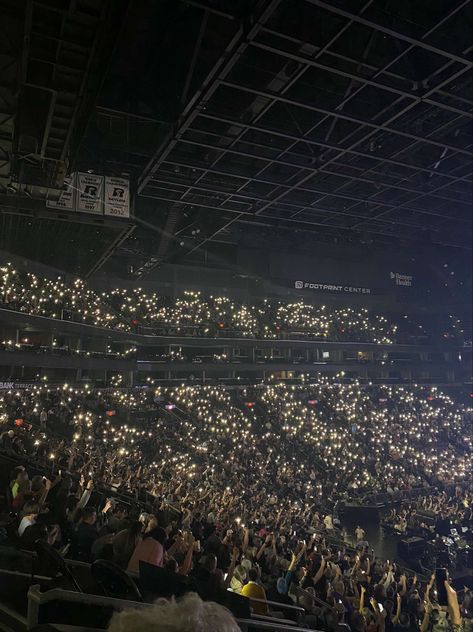 Christian Aesthetic Pictures Concert, Hillsong Aesthetic, Hillsong Concert, Revival Aesthetic, Music Aesthetics, Slow Songs, Aesthetic Light, Dream Concert, Miss U