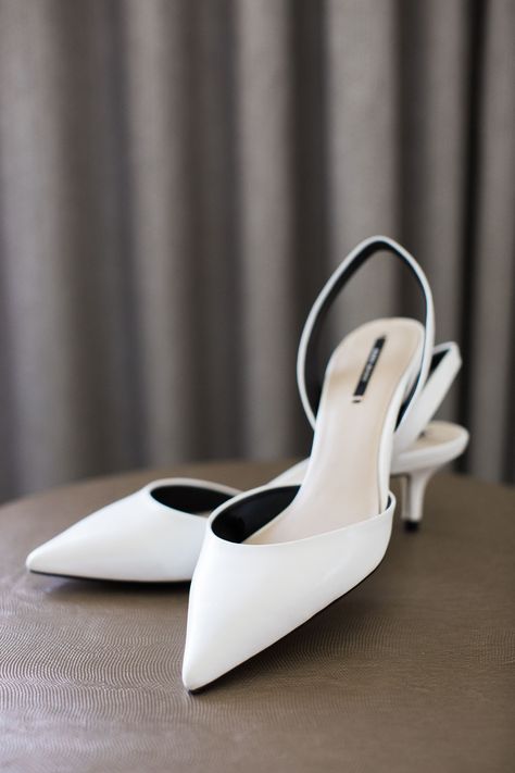 Zara Kitten Heels, White Heels Simple, White Kitten Heels Wedding Shoes, Wedding Shoes Pointed Toe, Kitten Wedding Heels, White Simple Heels, White Pointed Toe Heels, Pointed Toe Wedding Shoes, Bridal Kitten Heels