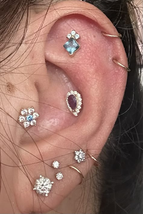 Lobe Stack Piercing, Stack Lobe Piercing, Double Stacked Lobe Piercing, Stacked Lobe Piercing Ideas, Stacked Lobe Ear Piercings, Stacked Lobe Piercing, Stacked Lobe, Double Lobe Piercing, Minimalist Ear Piercings