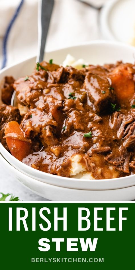 Best Irish Stew Recipe, Guiness Irish Stew Recipe, Crock Pot Irish Beef Stew, Crockpot Irish Beef Stew, Irish Beef Stew Crockpot, Irish Beef Stew Recipe, Beef Stew With Beer, Traditional Irish Stew, Beef Stew With Dumplings