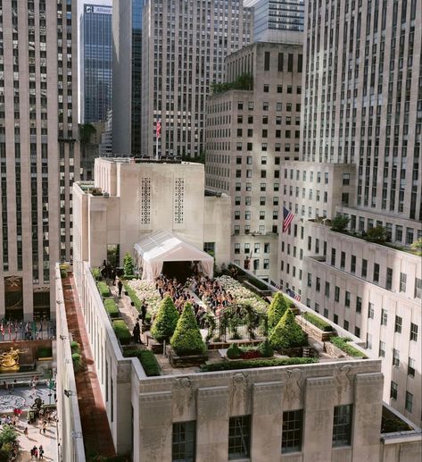 Brian Gluckstein, Rooftop Wedding Ceremony, New York Wedding Venues, Nyc Rooftop, Rooftop Wedding, The Plaza, Nyc Wedding, Wedding Places, New York Wedding