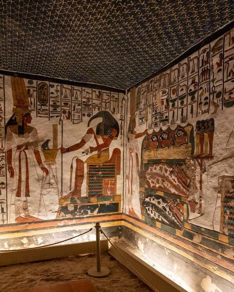 Inside the tomb of Queen Nefertari - Valley of the Queens, Egypt Tomb Of Queen Nefertari, Tomb Of Nefertari, Nefertiti Tomb, Egyptian Empire, Cities Aesthetic, Rameses Ii, Queen Nefertari, Archeological Sites, Colour Illustration