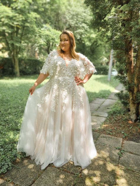 Cora butterfly sleeves - LASABINA Plus Size Bridal Plus Size Bridal, Plus Size Wedding Dresses, Butterfly Sleeves, Plus Size Wedding, Beauty Collection, Light Beige, Half Sleeves, Wedding Dresses, Plus Size