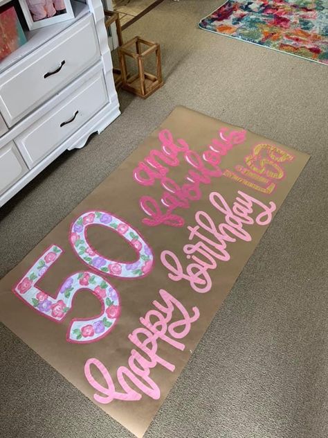 Birthday Brown Paper Sign, Craft Paper Birthday Sign, Brown Paper Painted Sign, Banner Painting Ideas, Painted Signs On Brown Paper, Happy Birthday Sign Diy Poster, Brown Paper Signs, Brown Paper Painted Banner, Banner Painting