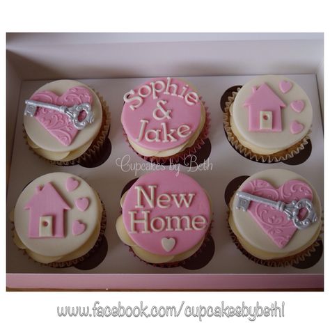 New Home cupcakes | Cupcakes by Beth | Flickr Welcome Home Cakes, Housewarming Cake, Cupcakes Fondant, Unique Cupcakes, Gourmet Cakes, Fondant Cupcake Toppers, House Cake, Best Chocolate Cake, Cupcake Designs