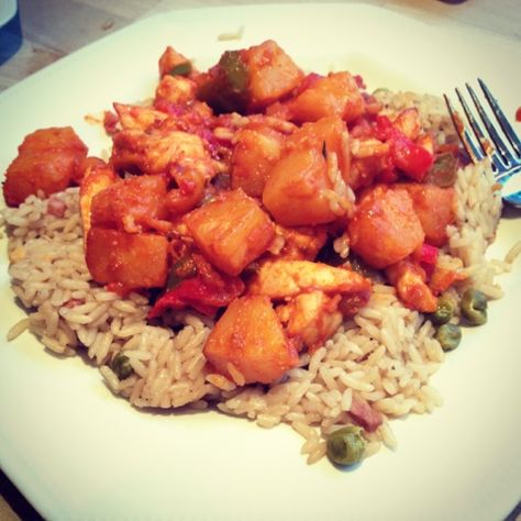 Lovely low syn twist on sweet and sour.  Diets and Riots: Fanta Chicken Slimming World Recipe Fanta Chicken, Pizza Topped Chicken, Coke Chicken, Sliming World, Diet Coke, Thermomix Recipes, Sweet And Sour, World Recipes, Wrap Recipes