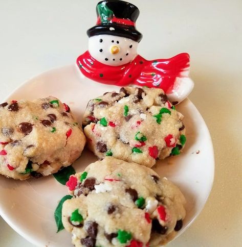 Christmas Chocolate Chip Sprinkles Butter Cookies #ChristmasSweetsWeek Christmas Chocolate Chip Sprinkles Butter Cookies, Best Christmas Cookies Recipes, The Best Christmas Cookies, Christmas Cookies Recipes, Peppermint Marshmallows, Best Christmas Cookie Recipe, Christmas Sprinkles, Cookie Brownie Bars, Best Christmas Cookies