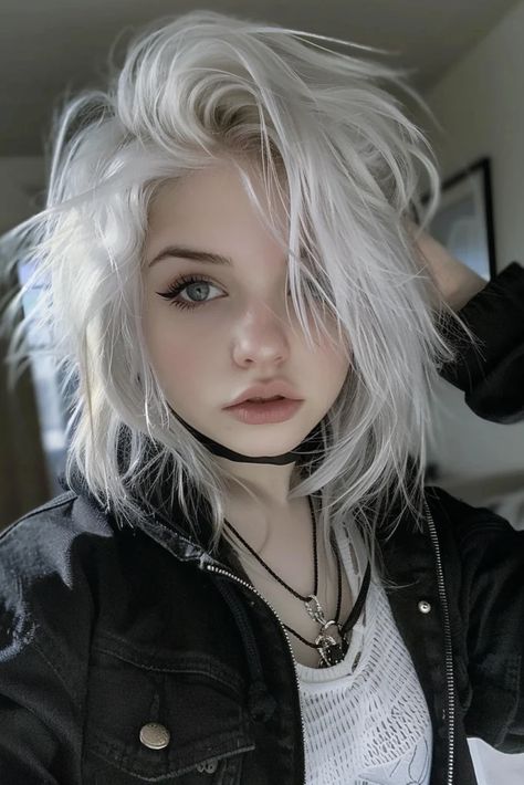 Alternative Hair Color, Alternative Hair Color Ideas, Unique Hair Styles, Trend Haircut, Two Tone Hair Color, Haircut Ideas Brown Hair, Half And Half Hair, Poofy Hair, Two Tone Hair