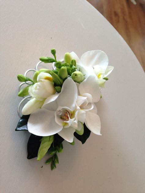 Corsage Hoco, Orchid Boutonniere Wedding, Orchid Corsage Wedding, Corsage With Orchids, Orchid Wrist Corsage Wedding, Hoco Corsage, White Orchid Boutonniere, Orchid Corsage And Boutonniere, Orchid Corsage Prom