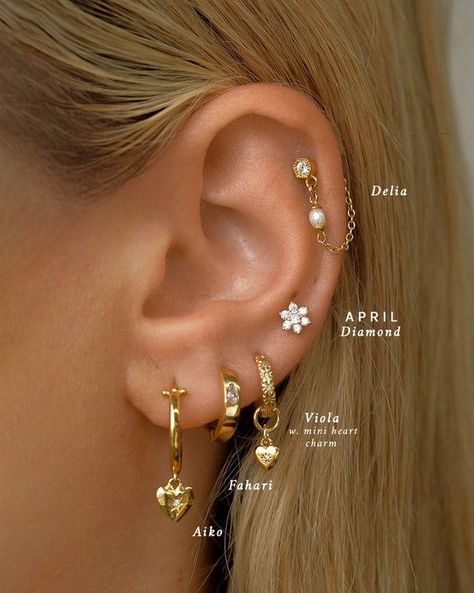 Matching Piercings, Minimalist Ear Piercings, Ear Peircings, Pretty Ear Piercings, Studio Jewelry, Preppy Jewelry, Cute Ear Piercings, Ear Stack, Jewelry Accessories Ideas