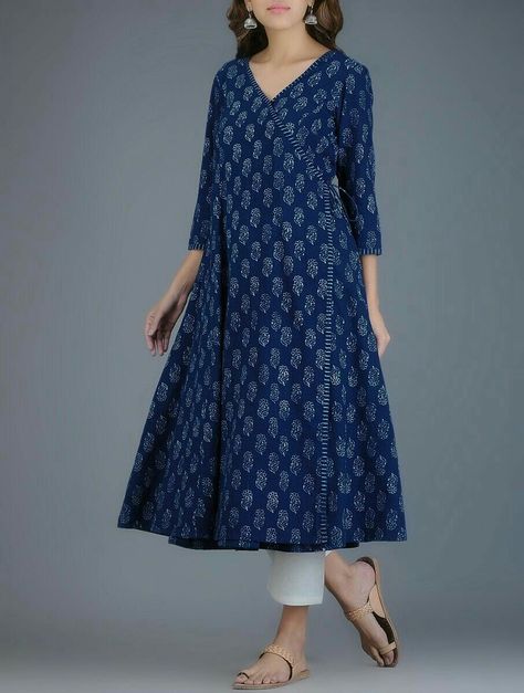 Printed Kurti Designs, Kurta Women, Indian Kurti Designs, Kameez Designs, Nikkah Dress, Simple Kurti Designs, Salwar Designs, Saree Gown, Kurti Designs Latest