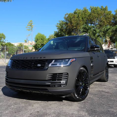 2019 Range Rover Supercharged... Wrapped Matrix black, All Accents Painted Gloss Black, Brake Calipers Painted Lime Green, Upgraded 22"… Matte Black Range Rover, Pink Range Rovers, Black Range Rover, Dream Cars Range Rovers, Range Rover Black, Range Rover Car, Luxury Cars Range Rover, Range Rover Supercharged, Black Range