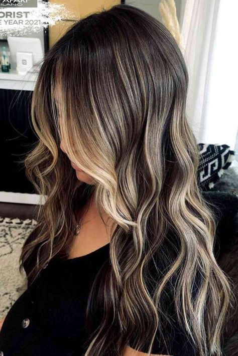 Dimensional Ideas Of Black Hair With Highlights And How To Make Them Real ★ Black Hair With Blonde Highlights, Blonde Foils, Highlights For Dark Brown Hair, Balayage Blond, Black Hair Balayage, Hair With Highlights, Brunette Hair With Highlights, Jet Black Hair, Black Hair With Highlights