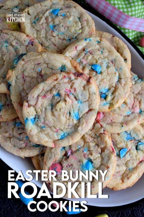 A chewy, malted chocolate egg cookie with crispy edges, this Easter Bunny Roadkill Cookie makes it look like the Easter Bunny has been run over by a truck! #Easter #Bunny #roadkill #cookie #malted #chocolate #balls Easter Candy Recipes, Easter Deserts, Easter Cookie Recipes, Cookie Recipes Chewy, Easter Snacks, Easter Sweets, Chocolate Balls, Chocolate Egg, No Egg Cookies