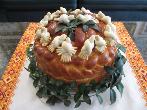 Korovai Bread Recipe, Wedding Bread, Football Sunday Food, British Baking Show Recipes, Ukrainian Wedding, Top Chicken Recipes, Bread Art, European Recipes, Ukrainian Recipes