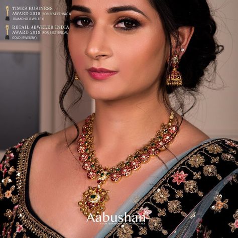 251 Likes, 18 Comments - AABUSHAN JEWELLERY (@aabushanjewellery1941) on Instagram: “Capture your appearance in this precisely crafted necklace finished in antique finish.” Aabushan Jewellery, Gold Jewellery Collection, Mango Necklace, South Indian Bridal Jewellery, Indian Bridal Jewellery, Award Winning Jewelry, Gold Necklace Indian, Bridal Jewellery Design, Gold Necklace Indian Bridal Jewelry