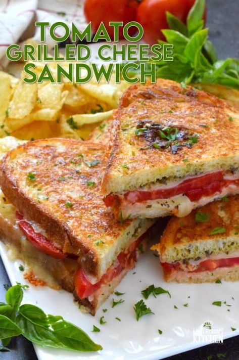 Tomato Grilled Cheese, Amazing Sandwiches, Tomato Sandwich Recipes, Cabbage Steaks Recipe, Grilled Cheese With Tomato, Mayonnaise Sandwich, Toasted Sandwiches, Grill Cheese, Tomatoes On Toast