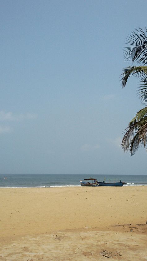 Kudle Beach , Gokarna , Karnataka , India Gokarna Beach, Beach Paradise, Tourist Places, Beach Aesthetic, Tourism, Paradise, India, Water, Travel