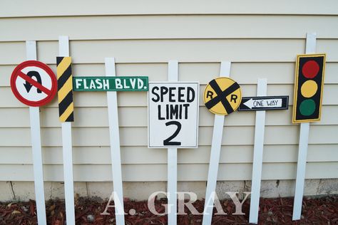 DIY Handmade race car themed birthday party road sign decor. No U Turn, Construction, Street Sign, Speed Limit, Railroad Crossing, One Way, and Traffic Light. Classic Cars Birthday Party, Hotwheels Birthday Party, Cars Birthday Party Decorations, Cars Birthday Party, Railroad Crossing, Hot Wheels Birthday, Hot Wheels Party, Car Themed Parties, Car Birthday Theme