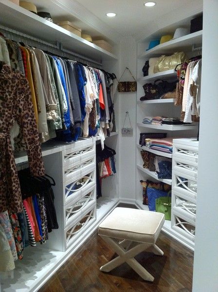 Forbes' Celebrity Closets Million Dollar Rooms, White Built Ins, Lots Of Clothes, Closet Vanity, Dressing Room Closet, Dream Closets, Closet Shelves, Room Closet, Custom Closets