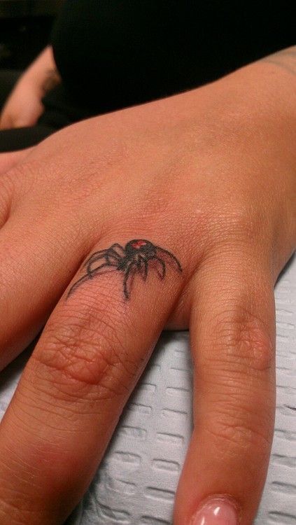 Raven Tatoos, Spider Tats, Black Widow Spider Tattoo, 3d Spider Tattoo, Spider Tattoos, Black Widow Tattoo, Web Tattoo, Spider Tattoo, Geniale Tattoos