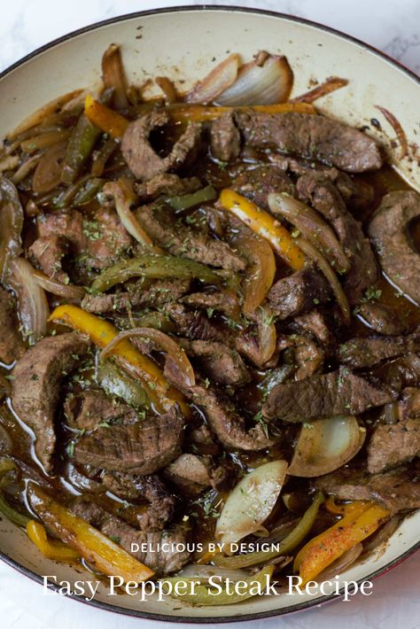 This Easy Pepper Steak Recipe with tender sirloin steak, bright Italian bell peppers, and a rich pan gravy is just the thing you need to warm up on a cold winter’s night. Tender Sirloin Steak, Easy Pepper Steak Recipe, Steak With Red Wine, Beef Pepper Steak, Boiled Beef, Angus Steak, Pan Gravy, Pepper Steak Recipe, Tender Steak