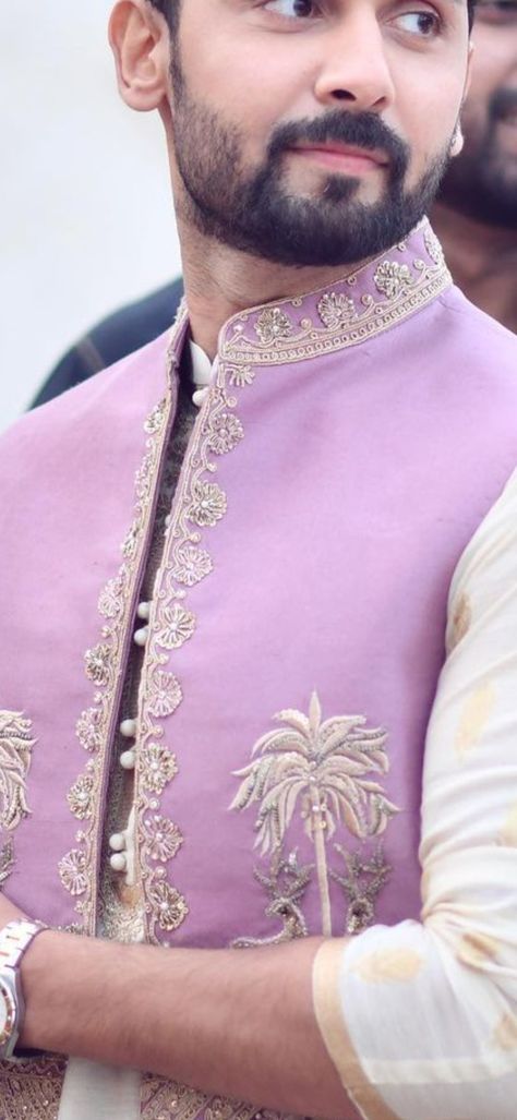 Groom Koti Kurta, Koti Kurta For Men Wedding, India Fashion Men, Indian Wedding Suits Men, Indian Groom Dress, Mens Traditional Wear, Indian Wedding Clothes For Men, Mens Indian Wear, Wedding Kurta For Men