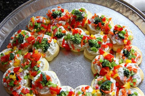 Christmas Hor D'oeuvres, Pizza Vegetariana, Christmas Appetizers Easy, Decorações Com Comidas, Veggie Pizza, Xmas Food, Holiday Appetizers, Snacks Für Party, Christmas Party Food