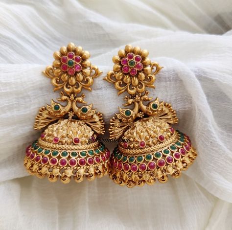 Traditional Peacock, Latest Earrings Design, Temple Jewellery Earrings, Jhumka Designs, Gold Bracelet Simple, Gold Jhumka Earrings, Gold Jewels Design, Stone Necklace Set, Gold Earrings Models