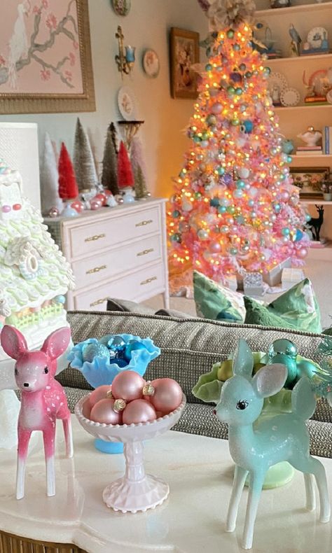 7 Simple Ideas for Creating a Perfect Pastel Christmas Theme Pink Pastel Christmas Tree, Pastel Ornaments Christmas Tree, Pastel Christmas Bedroom, Pastel Vintage Christmas, Danish Pastel Christmas, Christmas Themes Ideas For Home, Pastel Christmas Aesthetic, Vintage Pastel Christmas, Pastel Christmas Decorations