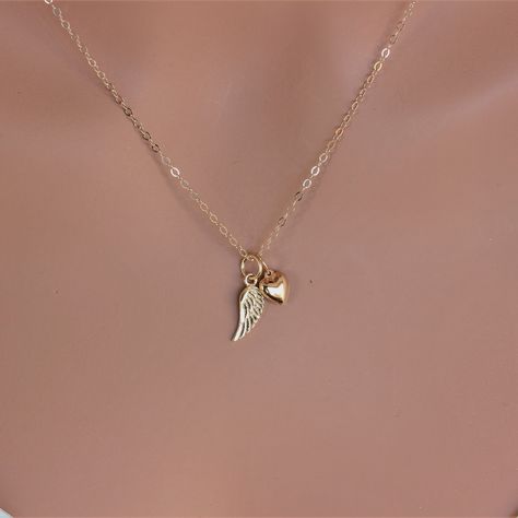 Gold Feather Necklace, Thalia Grace, Luck Necklace, Good Luck Necklace, Feather Necklace, Jewelry Lockets, Gold Rope Chains, Gold Feathers, Gold Cross Necklace