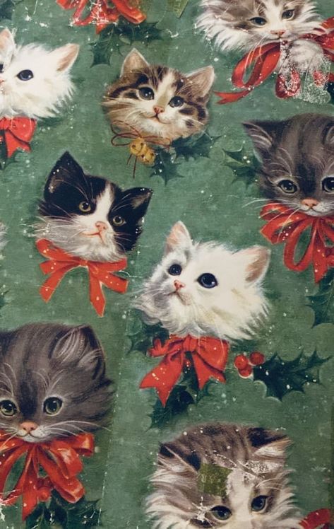 Christmas Wallpaper Cottagecore, Cottagecore Christmas Aesthetic Wallpaper, New Year Cat Wallpaper, Cute Vintage Christmas Wallpaper, Antique Christmas Wallpaper, Old Fashioned Christmas Wallpaper, Chaotic Christmas Aesthetic, Vintage Christmas Aesthetic Background, Christmas Cat Wallpaper Laptop