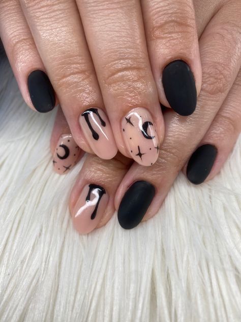 Nude round nails with moons and stars with black matte nails Nail Ideas Simple Black, Nails With Moons And Stars, Moon Nail Ideas, Nail Ideas Stars, Black Nails Simple, Moon Nail Designs, Nails With Moon, Simple Black Nails, Simple Nude Nails