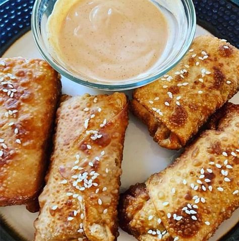 Recipe: Big Mac Egg Rolls Big Mac Egg Rolls, Weight Watchers Cheesecake, Weight Watchers Smart Points, Egg Roll Recipes, Points Recipes, Salad Healthy, Apple Salad, Quick Lunch, Egg Roll