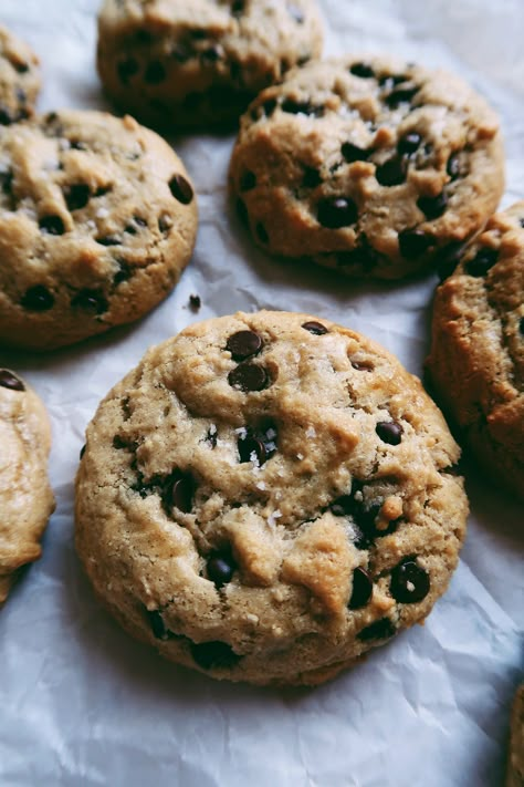 Cookies With Maple Syrup, Tahini Cookies, Gluten Free Chocolate Chip Cookies, Gluten Free Chocolate Chip, Chewy Chocolate Chip, Paleo Dessert, Healthy Cookies, Gluten Free Chocolate, Vegan Cookies