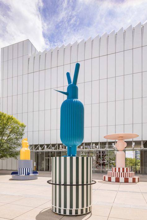 The Merry Go Zoo is Hayón's second installation in the Carroll Slater Sifly Piazza at the museum's Woodruff Arts Center, following a series of animal-shaped play equipment he created for the space last summer. High Museum Of Art, Museum Interior, Jaime Hayon, High Museum, Textile Museum, Mall Design, Public Sculpture, Interactive Installation, Spanish Artists