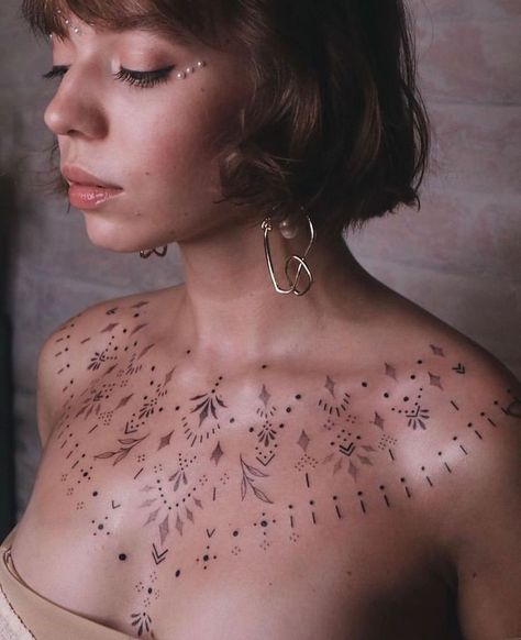 Chest Neck Tattoo, Cool Chest Tattoos, Chest Piece Tattoos, Chest Tattoos For Women, Stomach Tattoos, Collar Bone Tattoo, Spine Tattoos, Black Ink Tattoos, Elegant Tattoos