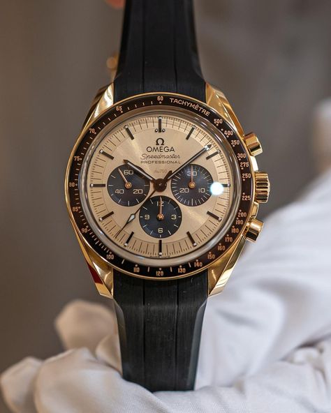 Omega Seamaster Professional AU750 Omega Watch Vintage, Omega Seamaster Professional, Gentleman Watch, Classy Watch, Watch Belt, Mens Fashion Watches, Dream Watches, Omega Speedmaster, Luxury Watches For Men