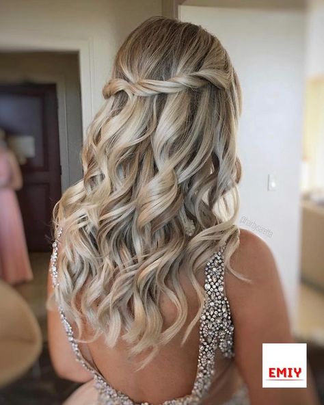 Debs Hairstyles, Hair Clips Gold, Bridesmaid Hair Inspo, Gold Leaf Hair, Bridal Hair Down, Formal Hairstyles For Long Hair, Wedding Hair Half, Pageant Hair, Kadeřnické Trendy